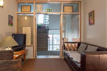 Hostel Buisto