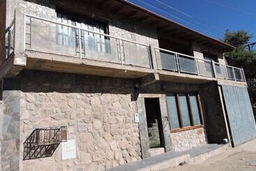 تختخواب و صبحانه Hostal Casa De Piedra
