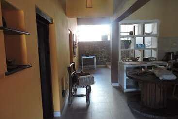 تختخواب و صبحانه Hostal Casa De Piedra