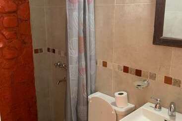 تختخواب و صبحانه Hostal Casa De Piedra