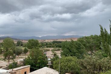 تختخواب و صبحانه Hostal Casa De Piedra
