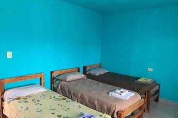 تختخواب و صبحانه Hostal Casa De Piedra