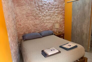 تختخواب و صبحانه Hostal Casa De Piedra