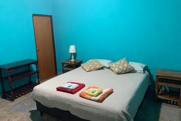 تختخواب و صبحانه Hostal Casa De Piedra