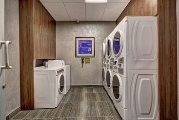 هتل Home2 Suites By Hilton Toronto Brampton