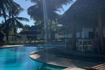 تختخواب و صبحانه Peekaboo Diani Beach