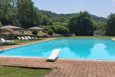 아파트호텔 Casale Sul Lago Trasimeno
