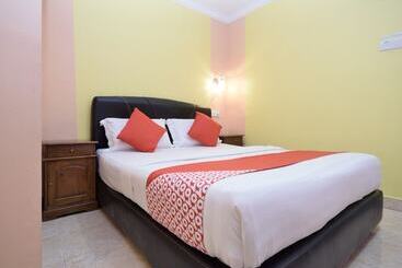 Oyo 892 Hotel Grand Nadia