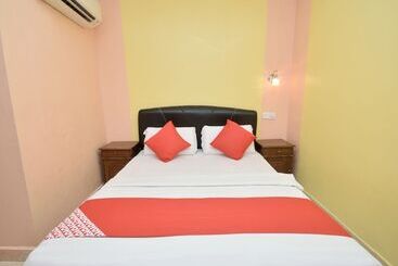 Oyo 892 Hotel Grand Nadia