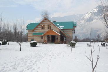 استراحتگاه The Holidays Club