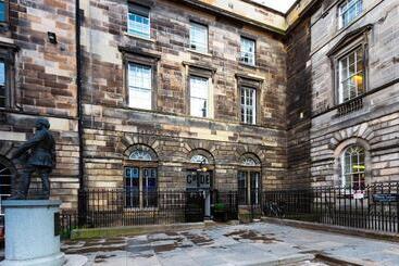 ユースホステル Code Pod – The Court  Edinburgh