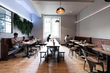 ユースホステル Code Pod – The Court  Edinburgh