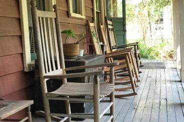 Magnolia Plantation Bed And Breakfast