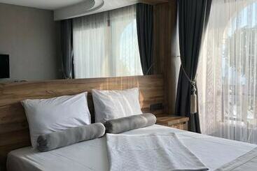 هتل Grand Vuslat Erdek