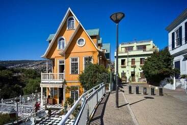 پانسیون Hostal Ansaldi