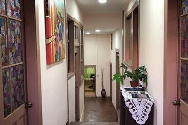 پانسیون Hostal Ansaldi