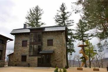 Villa Lucerna Sports & Hotel Resort