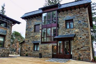 Villa Lucerna Sports & Hotel Resort