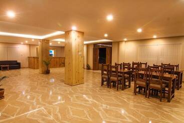 هتل Basanta Inn