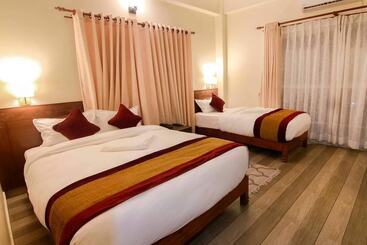 هتل Basanta Inn