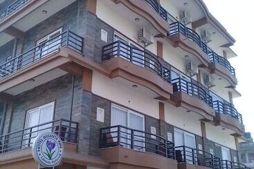 هتل Basanta Inn