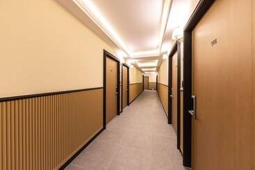 Brown Dot Hotel Seong Seo