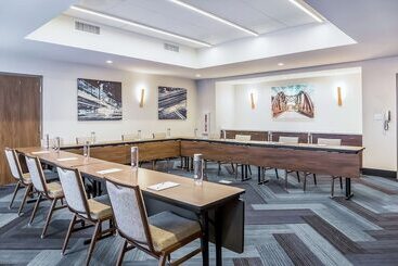 هتل Hampton Inn & Suites Bridgeview Chicago