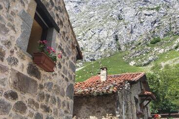 Albergue Villa De Bulnes