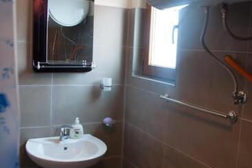 پانسیون Aste Guesthouse