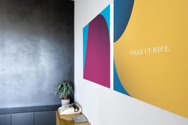 تختخواب و صبحانه Villa Curiel