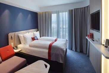 هتل Holiday Inn Express   Wiesbaden, An Ihg