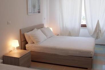 Le Rose Beach & Suites Appartamenti Fronte Mare A Villarosa