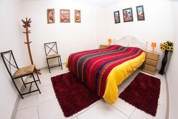 هاستل Mama Backpackers