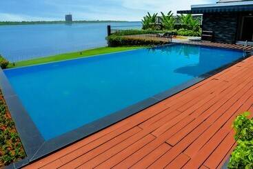 Kent Baywatch Suites