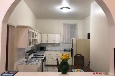 پانسیون Goldenview Guesthouse Ocho Rios