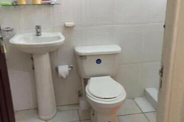 پانسیون Goldenview Guesthouse Ocho Rios