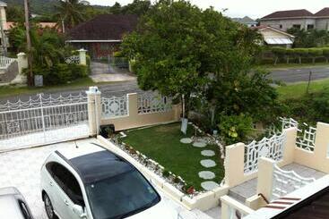 پانسیون Goldenview Guesthouse Ocho Rios