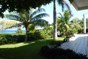 پانسیون Goldenview Guesthouse Ocho Rios