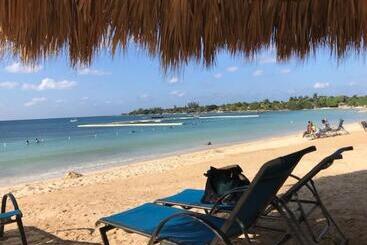 پانسیون Goldenview Guesthouse Ocho Rios