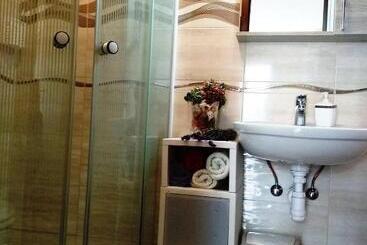 پانسیون Tulipán Apartmanház
