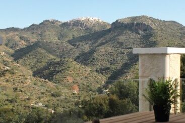 تختخواب و صبحانه Jingtu Wellness & Spa Resort
