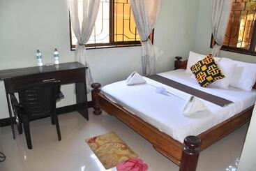 تختخواب و صبحانه Travellers Home
