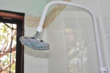 تختخواب و صبحانه Travellers Home
