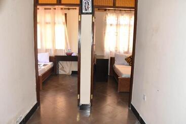 تختخواب و صبحانه Travellers Home