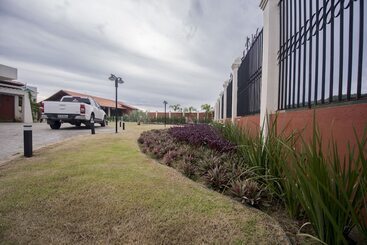 هتل Encosta Do Horto