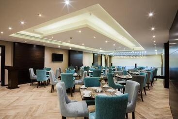 هتل Naviti Warwick Dammam
