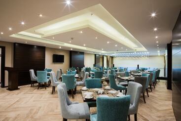 هتل Naviti Warwick Dammam