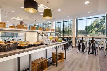 هتل Super 8 By Wyndham Dresden