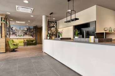 هتل Super 8 By Wyndham Dresden
