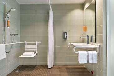 هتل Super 8 By Wyndham Dresden